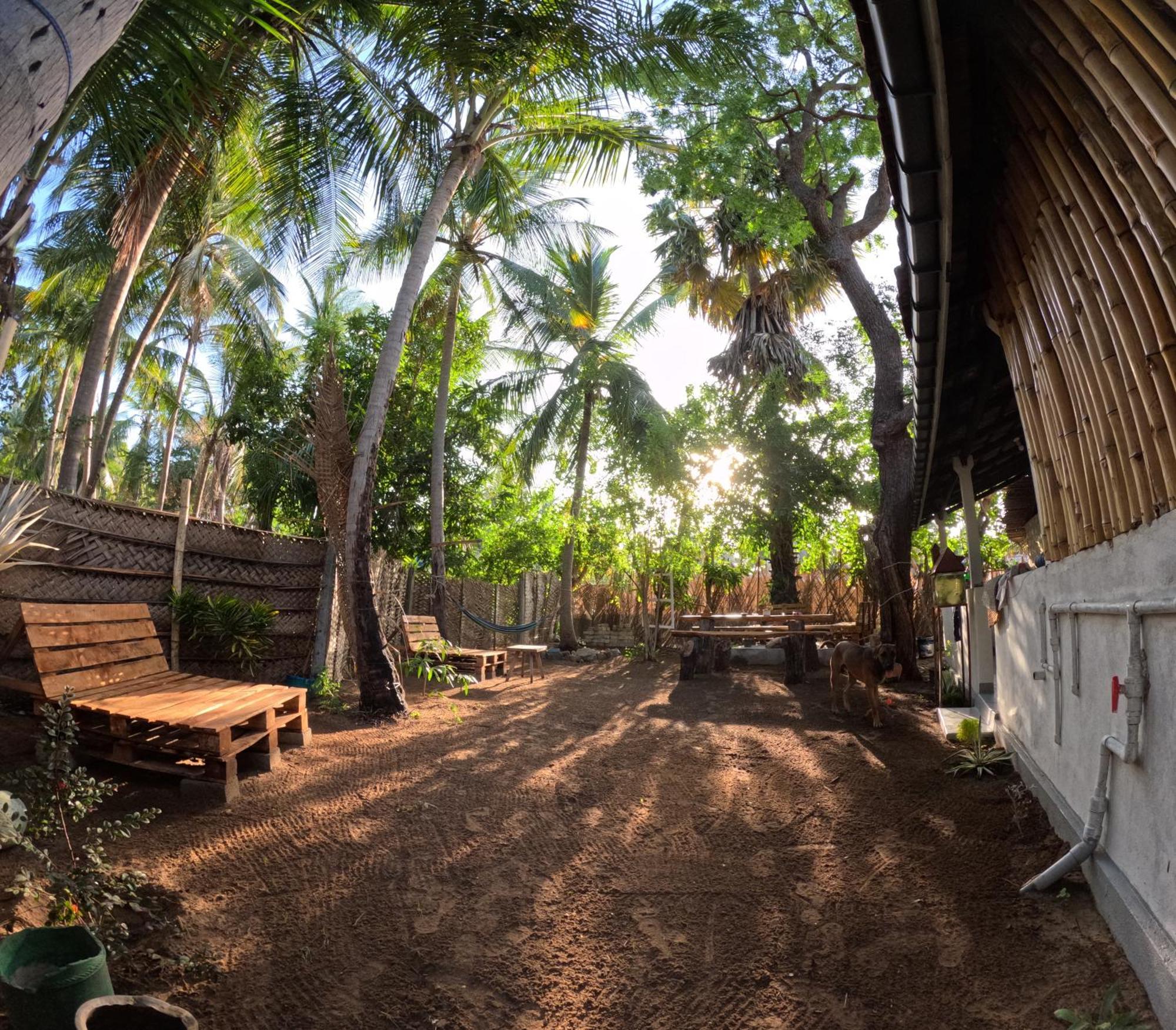 C U Hostel Trincomalee Buitenkant foto